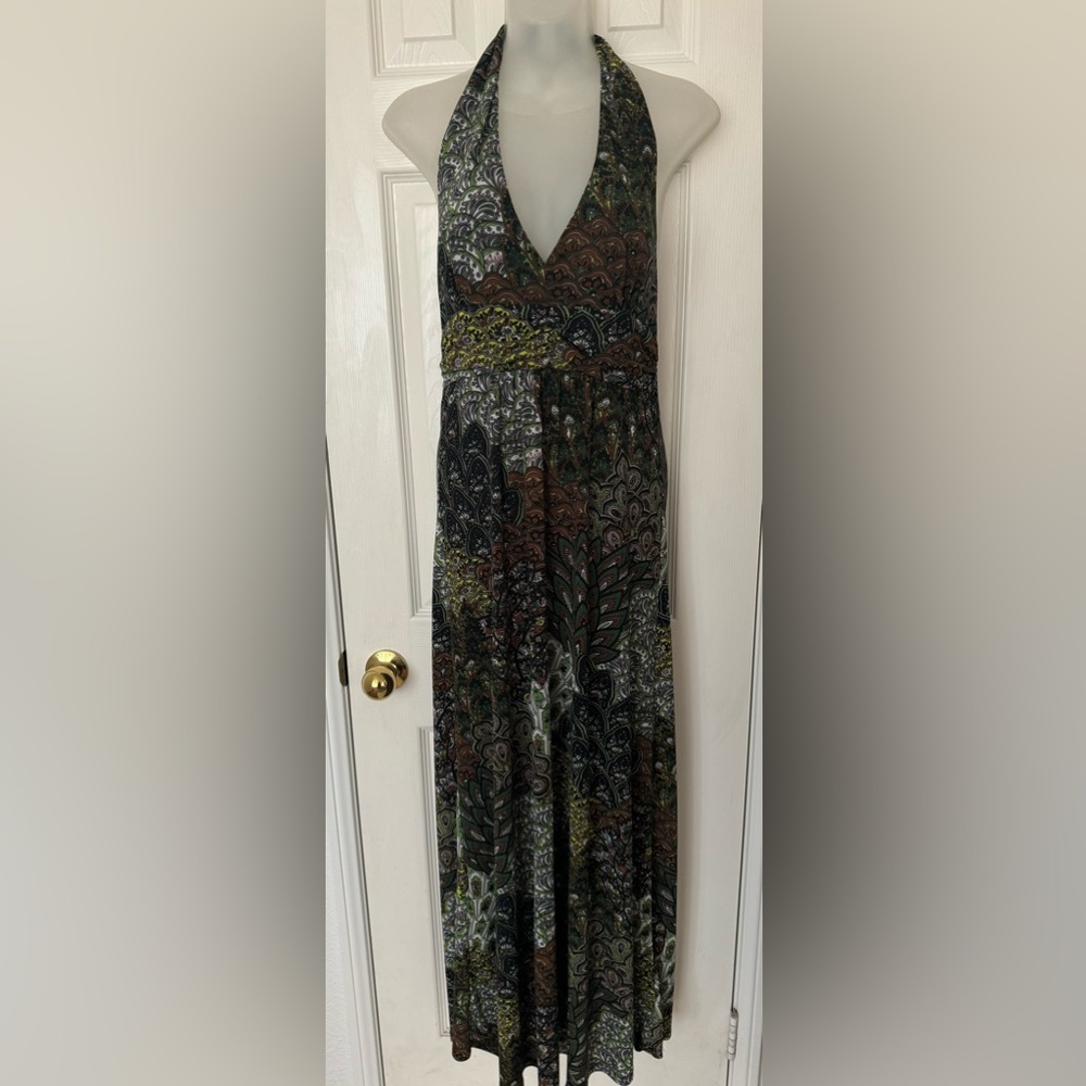 Cute multi-colored backless dress.  Great condition.